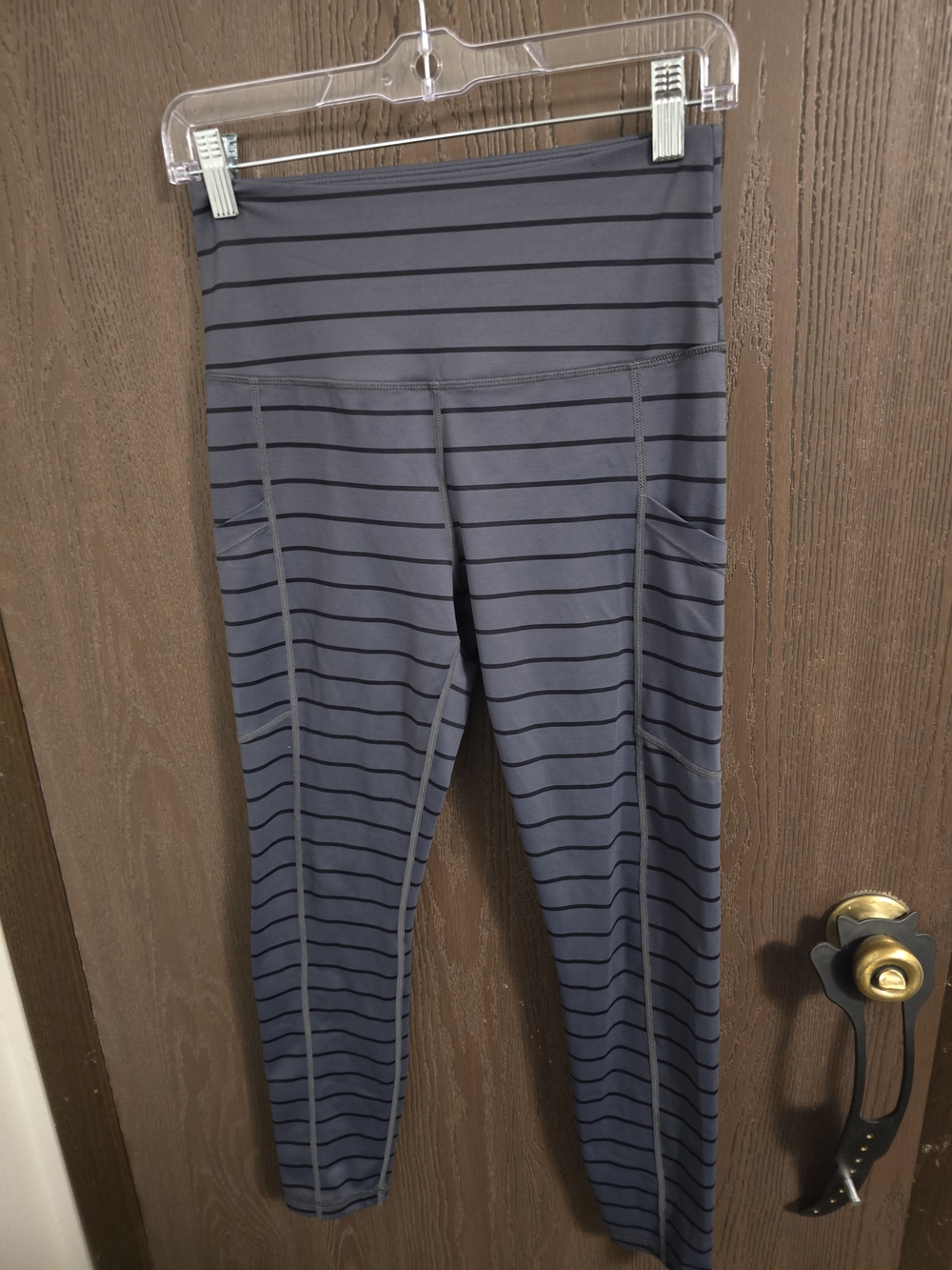 Striped High-Waist Leggings in Charcoal Gray